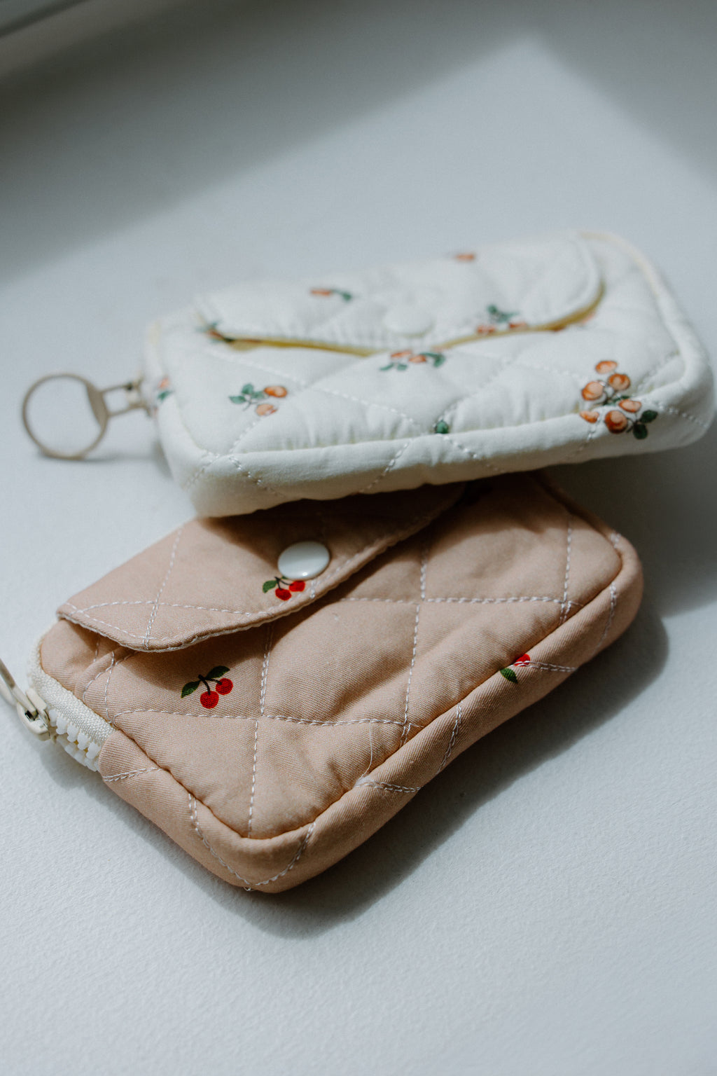 Pochette à bijoux ( motif cerise )