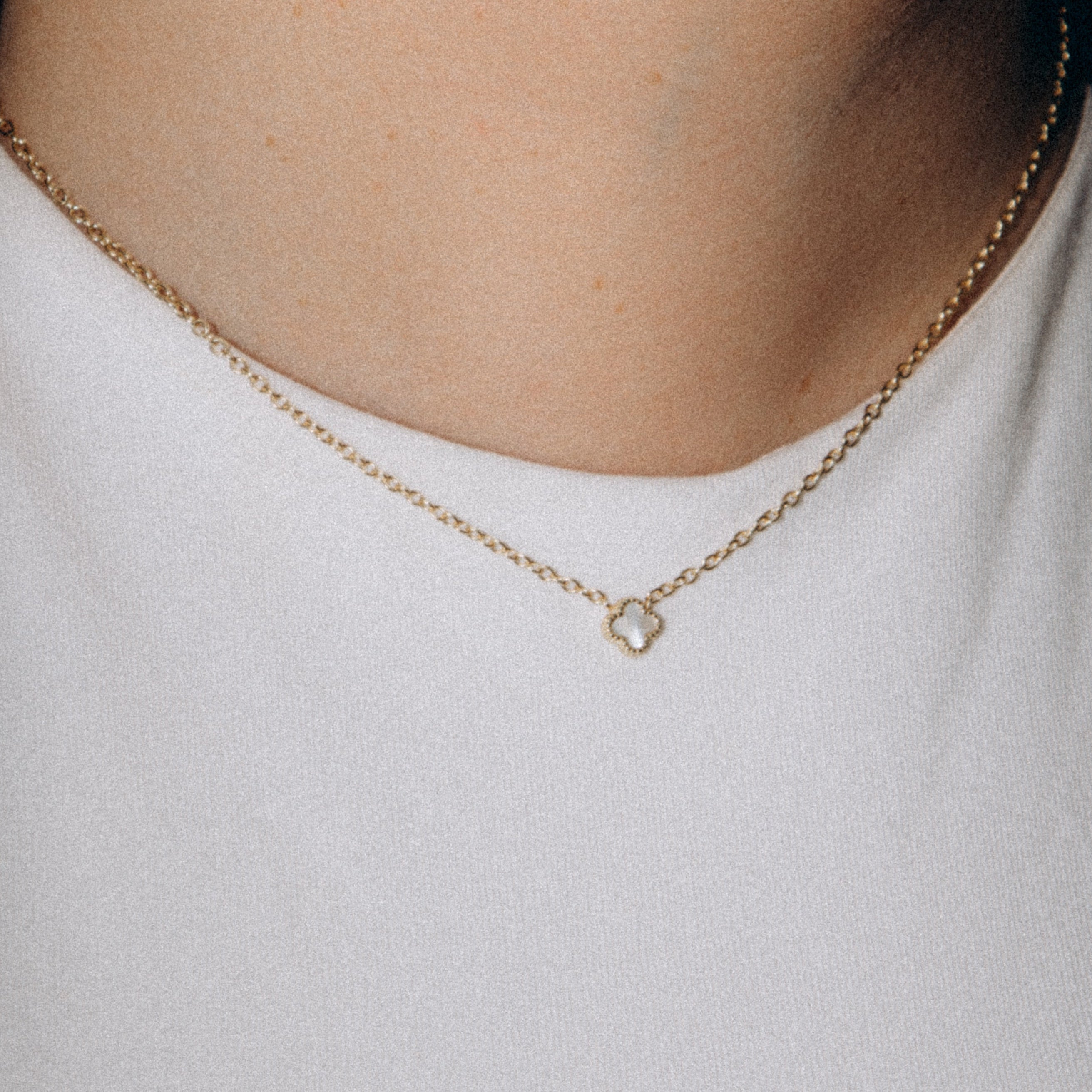 Collier trèfle blanc (Doré)