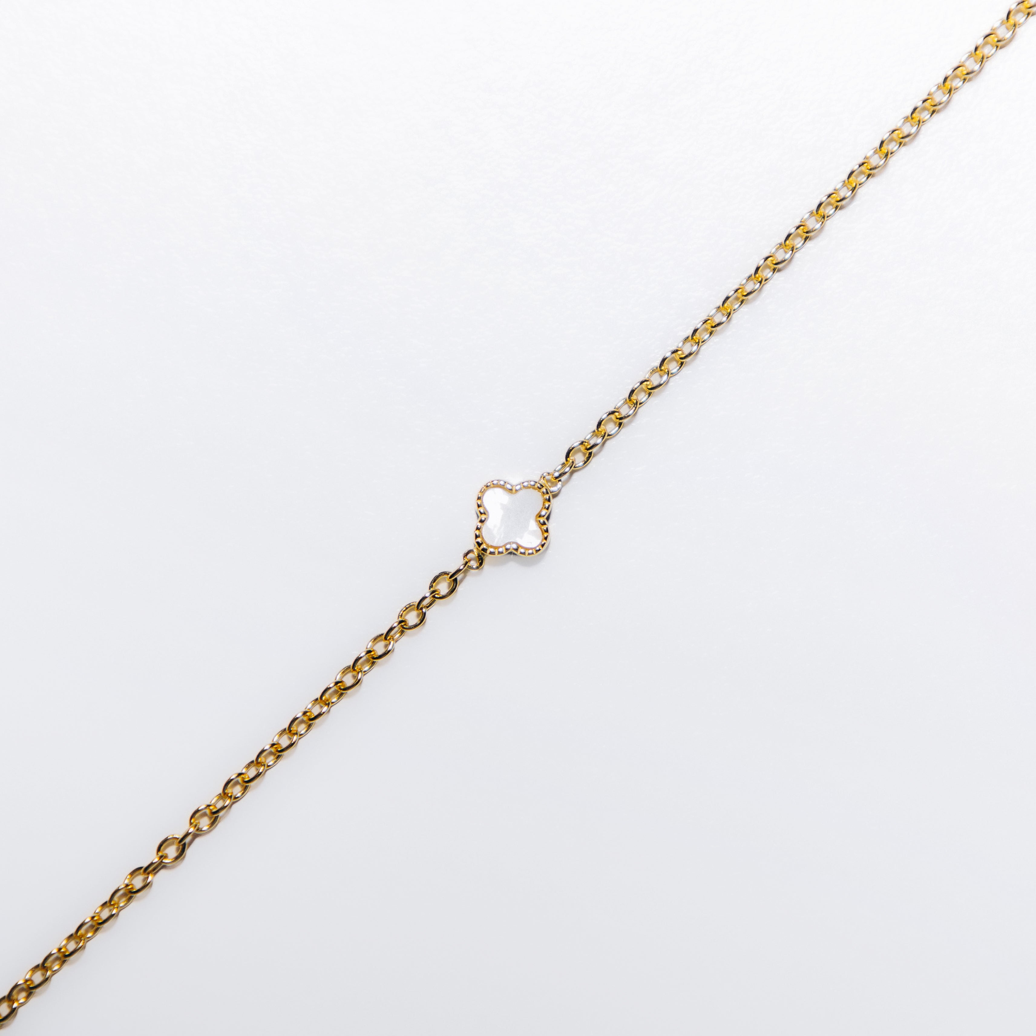Bracelet trèfle blanc ( Doré )