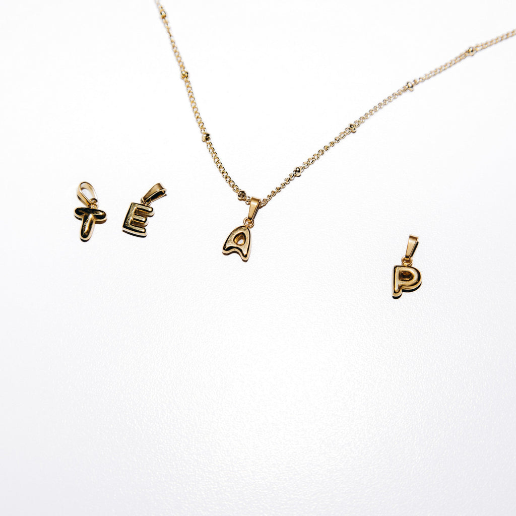 Collier lettre bombée (Doré)